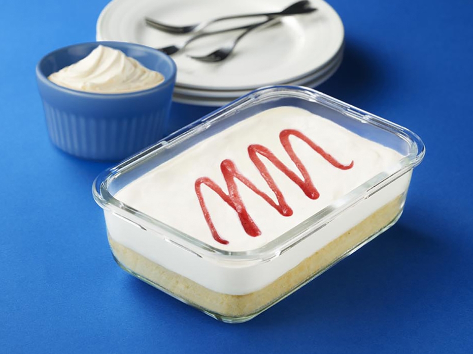 チーズクリームケーキ(ストロベリーソース)